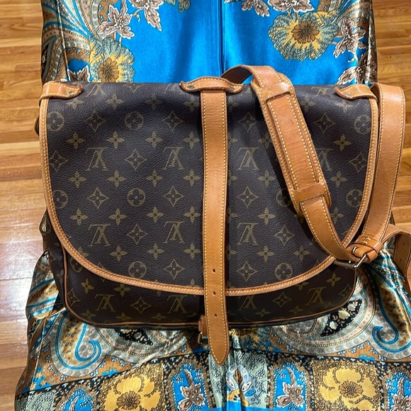 Louis Vuitton Monogram Saumer (free LV Dust Bag) - Picture 3 of 5